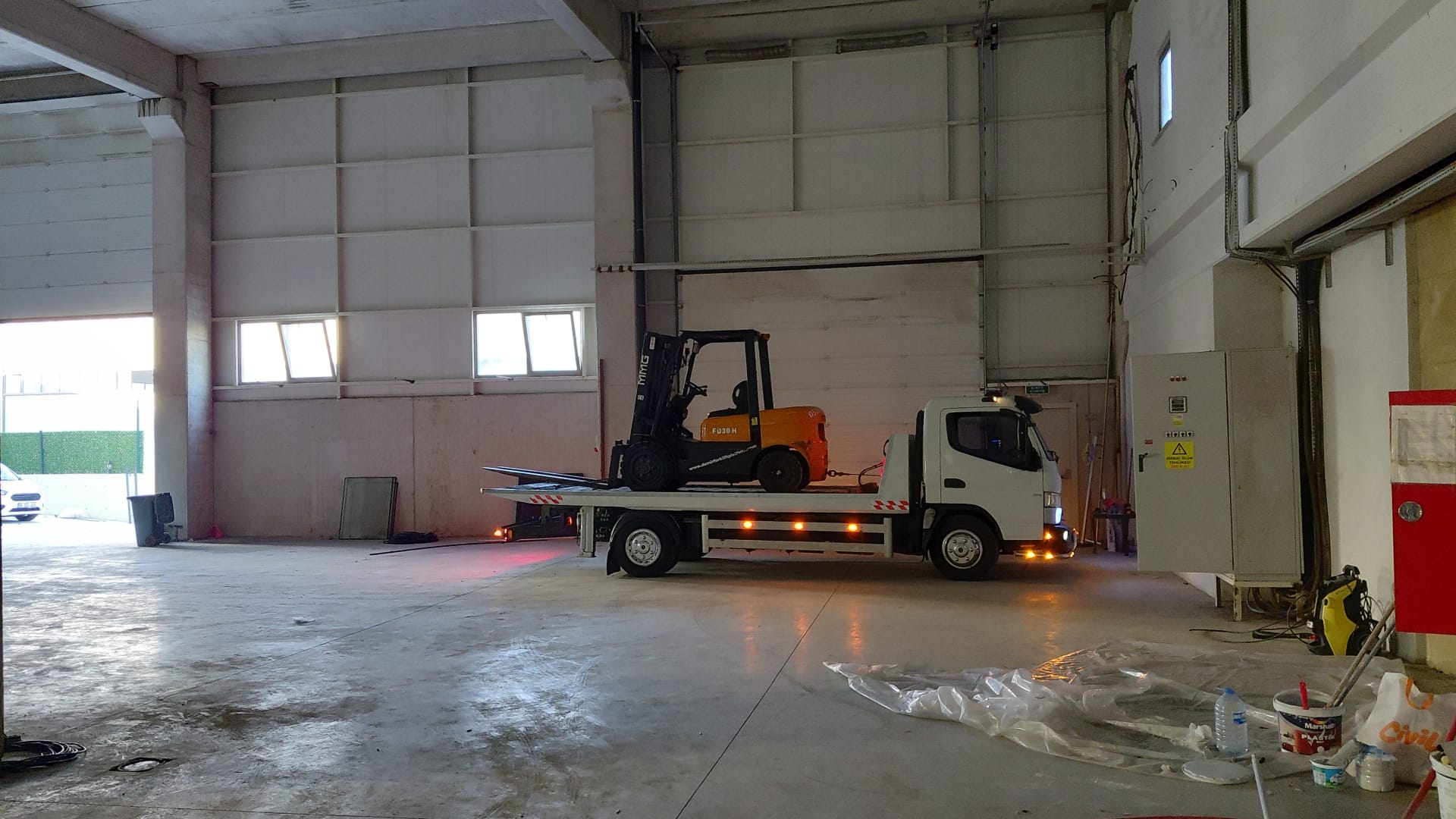 Badırga Deri OSB operatörlü forklift kiralama 