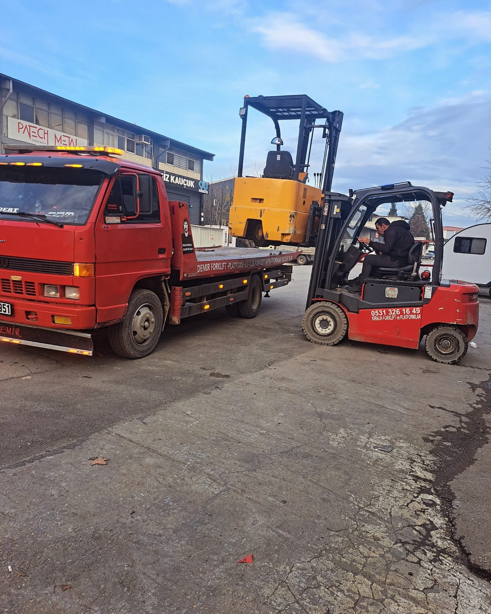 Operatörlü Forklift Kiralama